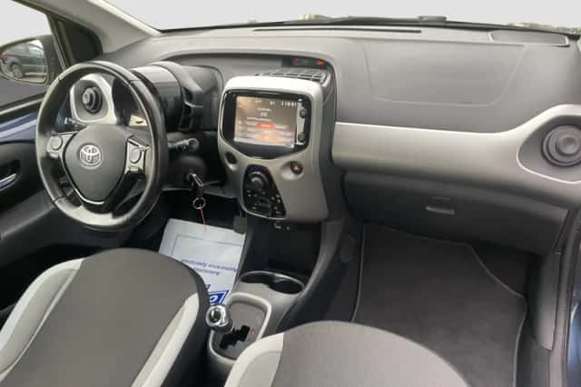 Toyota Aygo (2017) thumbnail 2