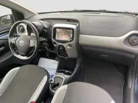 Toyota Aygo (2017) thumbnail 2