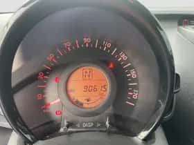 Toyota Aygo (2017) thumbnail 11