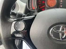 Toyota Aygo (2017) thumbnail 12