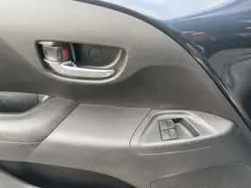 Toyota Aygo (2017) thumbnail 8