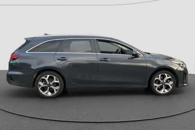 Kia Ceed Sportswagon (2021) thumbnail 2