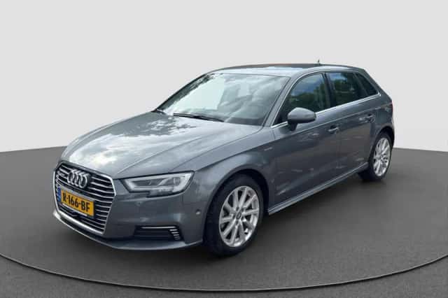 Audi A3 (2018) thumbnail 4