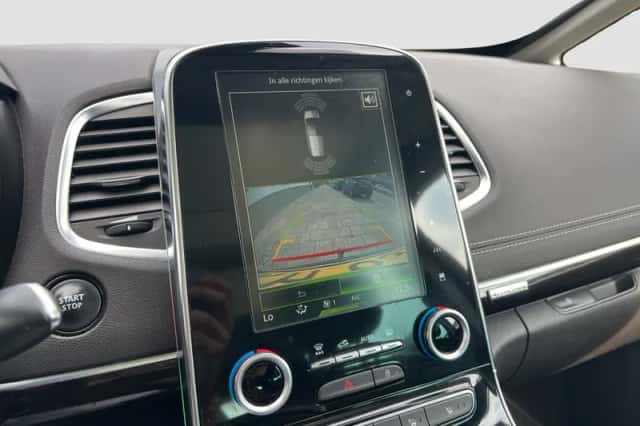 Renault Espace (2015) thumbnail 4