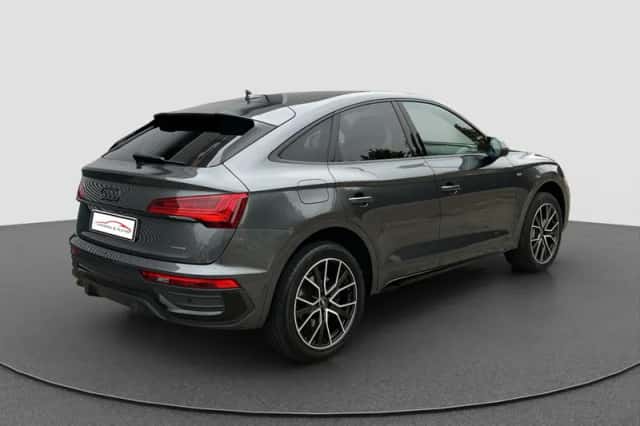 Audi Q5 (2022) thumbnail 6