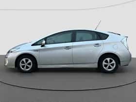Toyota Prius (2013) thumbnail 8