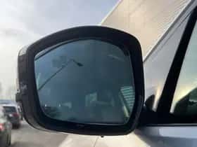 Land Rover Discovery Sport (2022) thumbnail 4