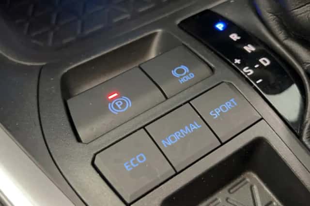 Toyota RAV4 (2022) thumbnail 4