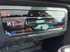 Volkswagen Tiguan (2022) thumbnail 11