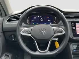 Volkswagen Tiguan (2022) thumbnail 13