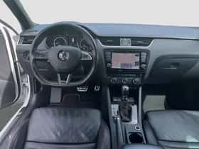 Škoda Octavia (2016) thumbnail 2