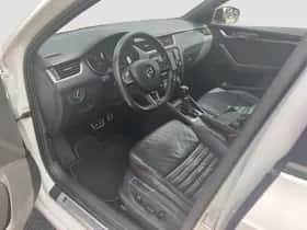Škoda Octavia (2016) thumbnail 11