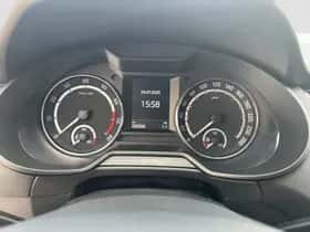 Škoda Octavia (2016) thumbnail 15