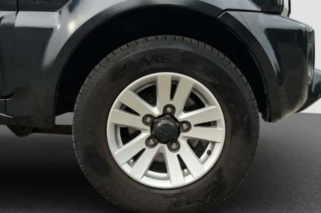 Suzuki Jimny (2013) thumbnail 2