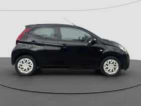 Toyota Aygo (2020) thumbnail 2