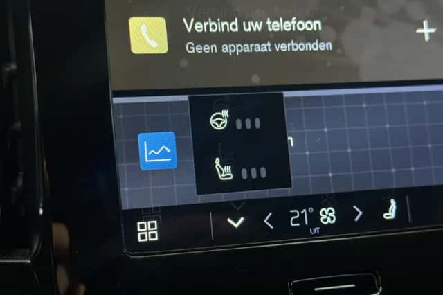 Volvo XC40 (2023) thumbnail 4