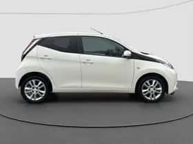 Toyota Aygo (2017) thumbnail 2