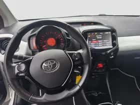 Toyota Aygo (2017) thumbnail 12