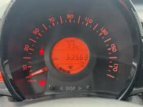 Toyota Aygo (2017) thumbnail 14