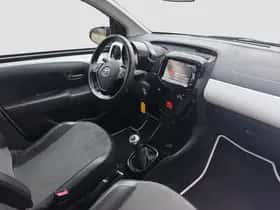 Toyota Aygo (2017) thumbnail 18