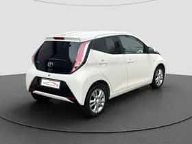 Toyota Aygo (2017) thumbnail 3