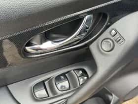 Nissan X-Trail (2015) thumbnail 9