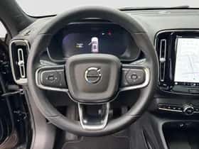 Volvo XC40 (2023) thumbnail 14