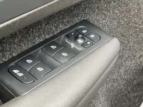 Volvo XC40 (2023) thumbnail 19