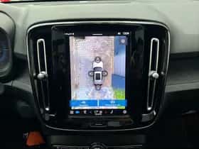 Volvo XC40 (2023) thumbnail 4