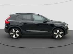 Volvo XC40 (2023) thumbnail 8