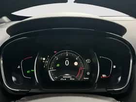 Renault Espace (2015) thumbnail 2