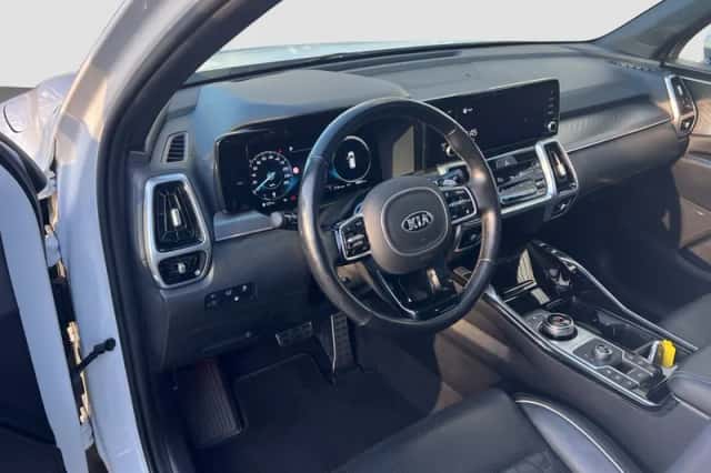 Kia Sorento (2021) thumbnail 3