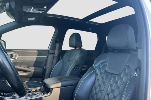 Kia Sorento (2021) thumbnail 4