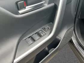 Toyota RAV4 (2024) thumbnail 11