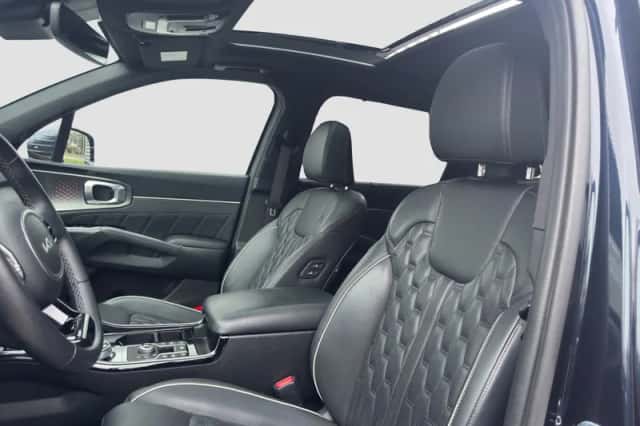 Kia Sorento (2021) thumbnail 3