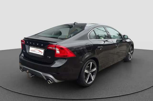 Volvo S60 (2016) thumbnail 3