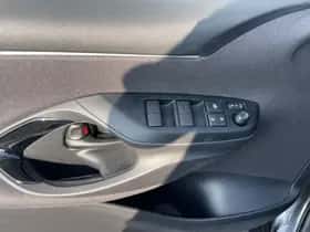 Toyota Yaris (2024) thumbnail 9
