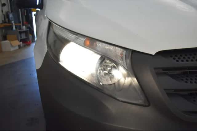 Mercedes-Benz Vito (2018) thumbnail 2