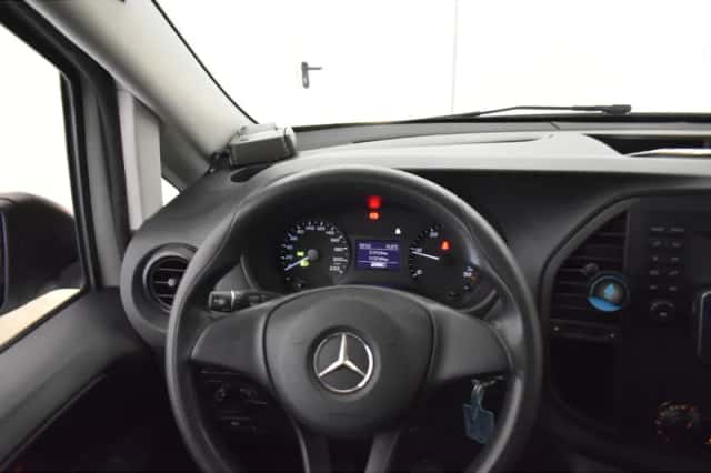 Mercedes-Benz Vito (2018) thumbnail 2