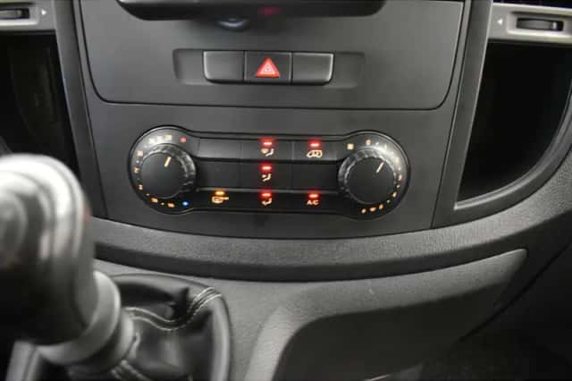 Mercedes-Benz Vito (2018) thumbnail 4