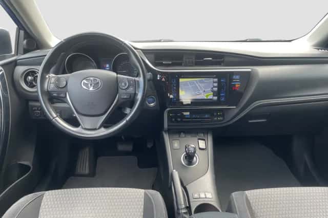 Toyota Auris (2018) thumbnail 2