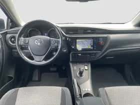 Toyota Auris (2018) thumbnail 2