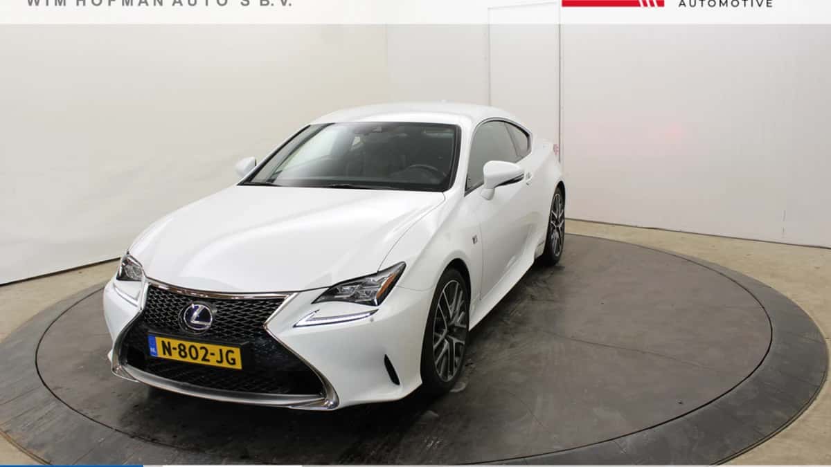 Lexus RC (2017) — foto 1