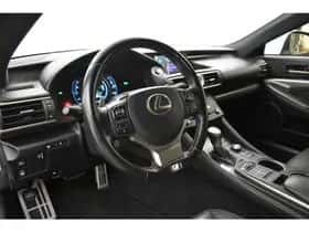 Lexus RC (2017) thumbnail 15