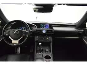 Lexus RC (2017) thumbnail 3