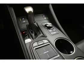 Lexus RC (2017) thumbnail 23