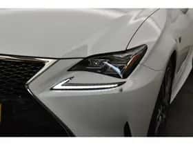 Lexus RC (2017) thumbnail 8