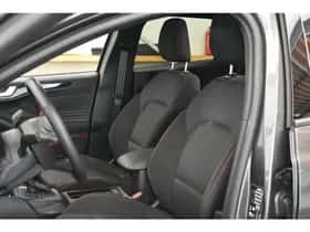 Ford Focus (2024) thumbnail 9