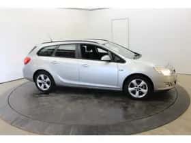 Opel Astra (2011) thumbnail 11
