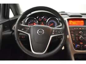 Opel Astra (2011) thumbnail 15